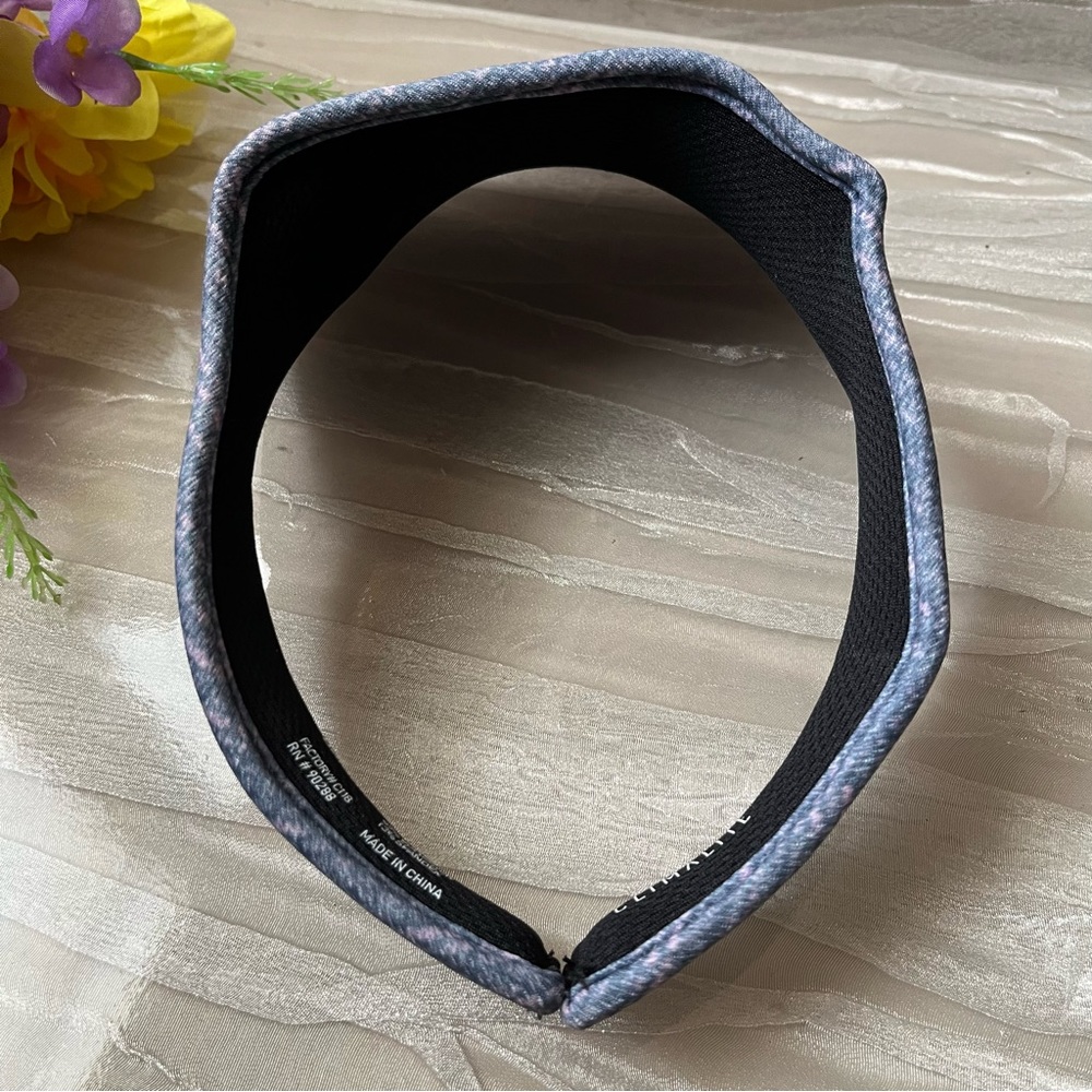 Adidas Visor - image 6